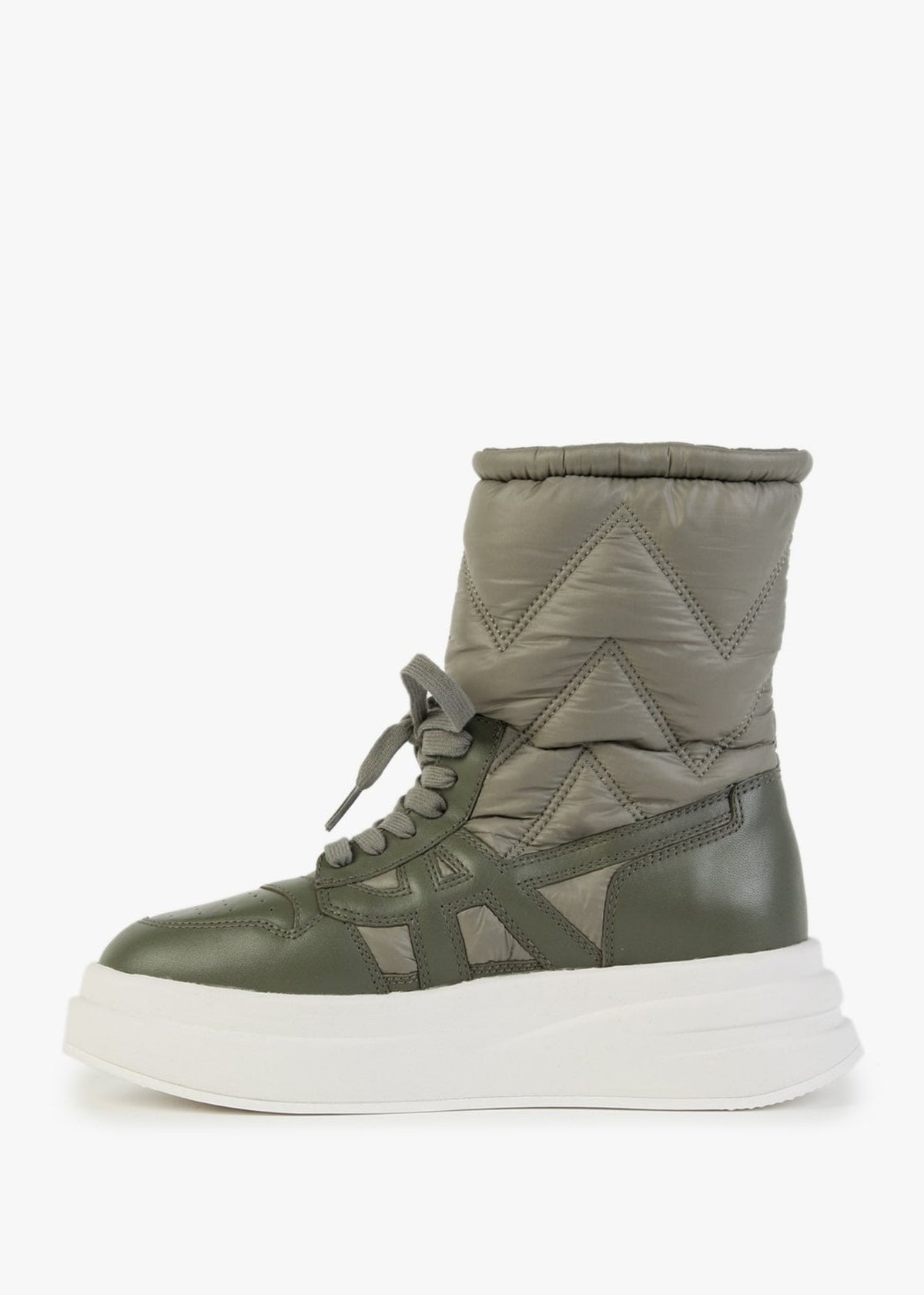 Indigo Leaf Puffy Quilted Trainer Boots