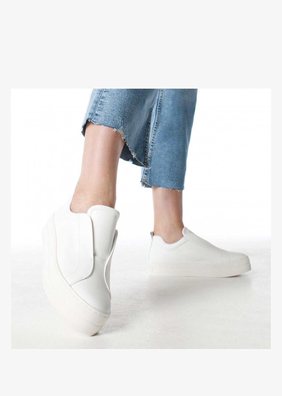 Slippy White Leather Laceless Trainers
