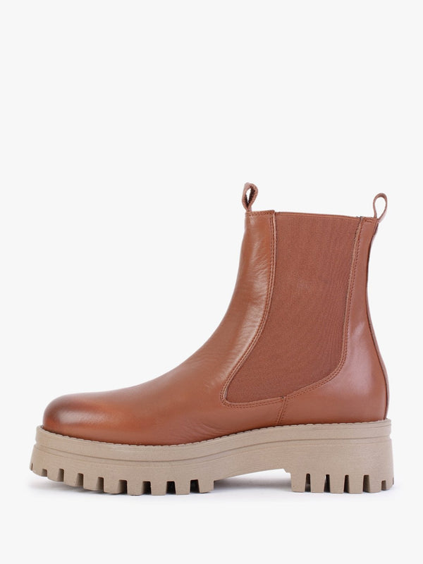 Fleat Tan Leather Chelsea Boots