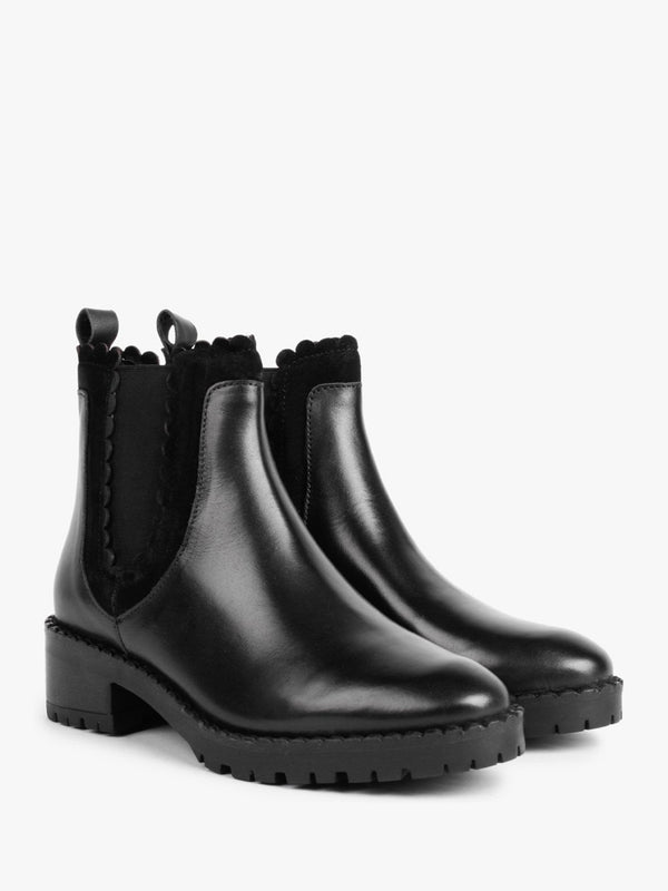 Saryel Black Leather Scalloped Trim Chelsea Boots