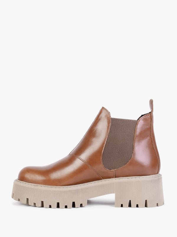 Lizzie Tan Leather Chelsea Boots