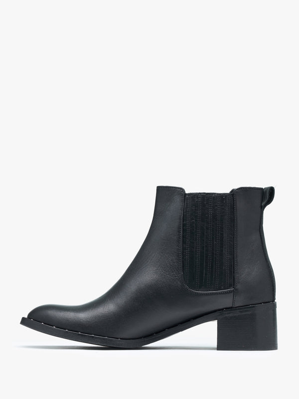 Baver Black Leather Chelsea Boots