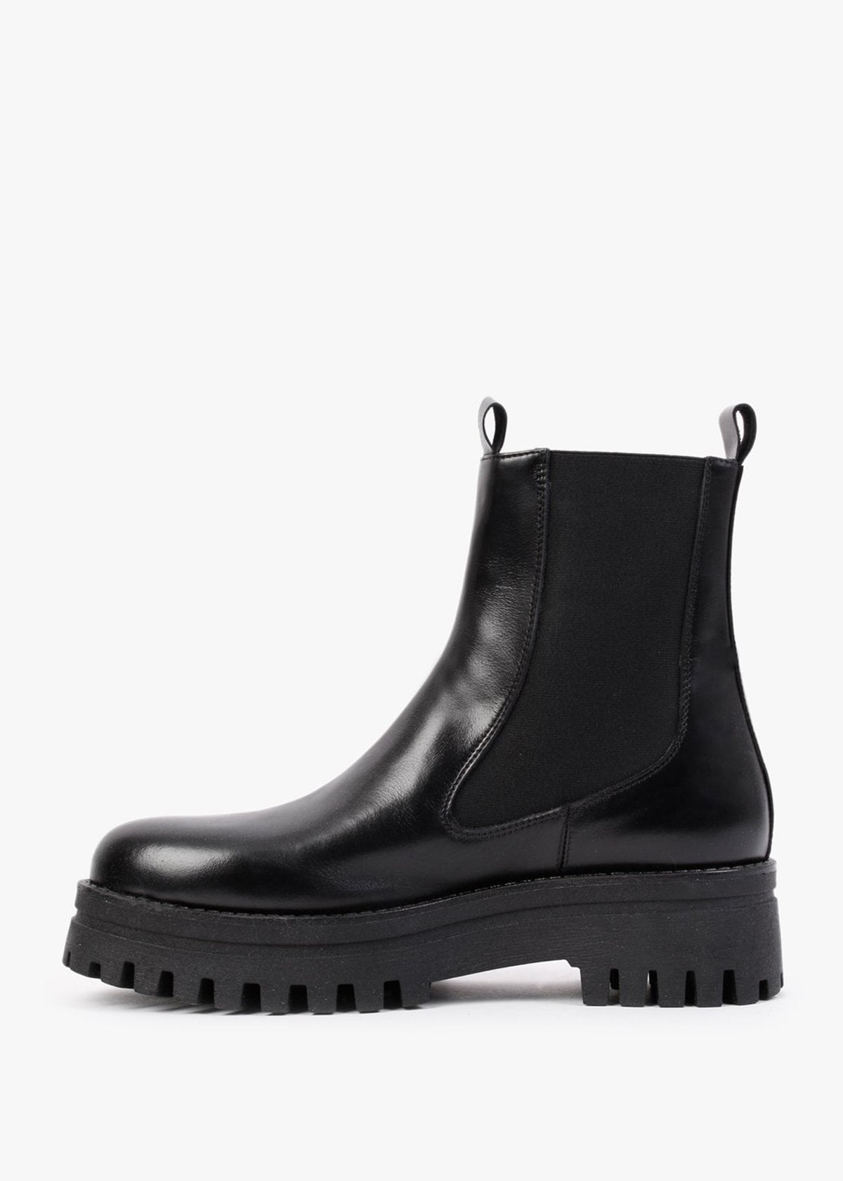 Fleat Black Leather Chelsea Boots