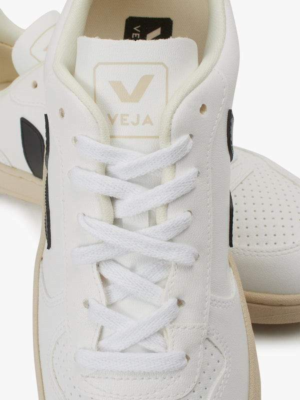 Men's V-10 White Black Trainers
