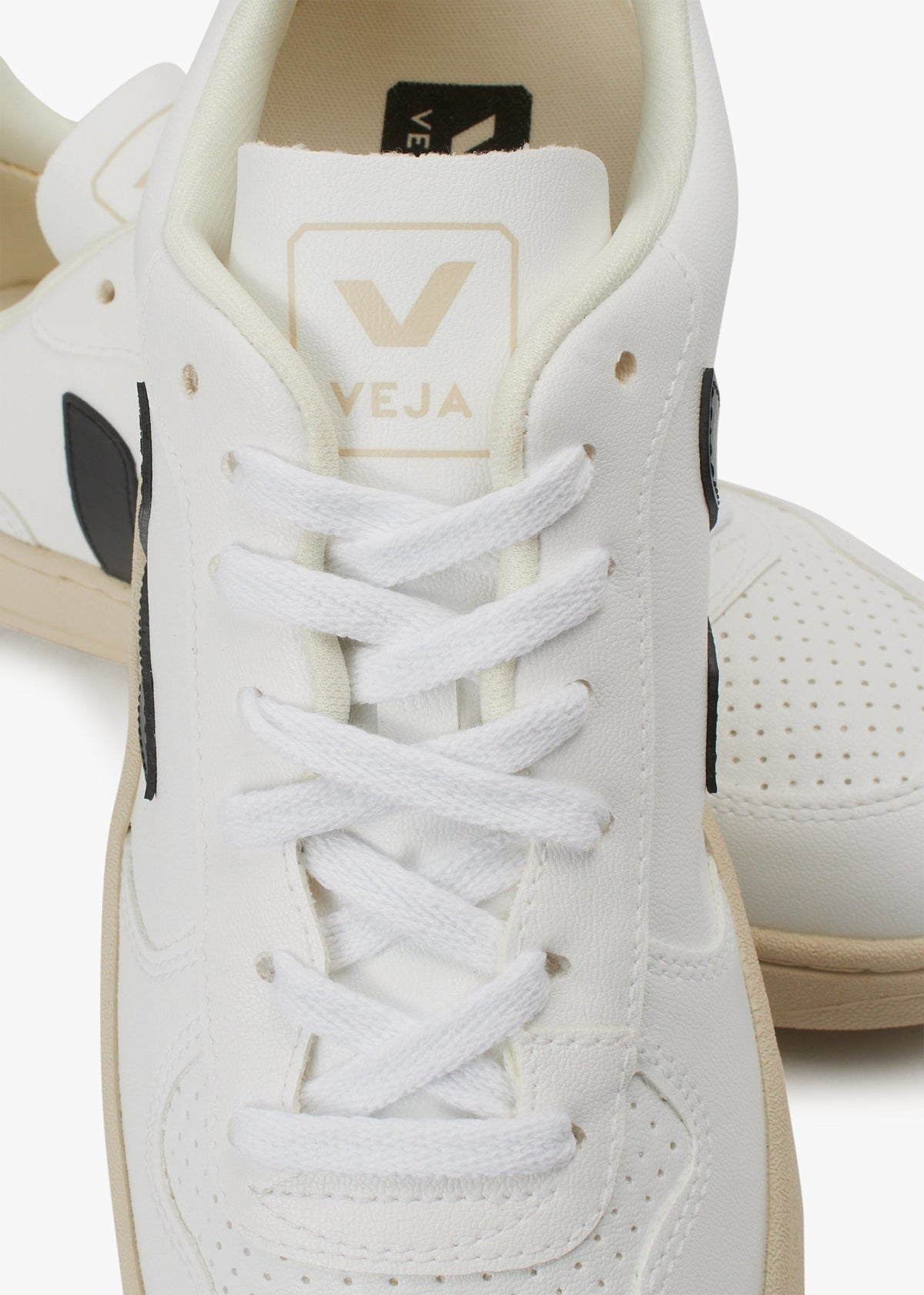 Men's V-10 White Black Trainers
