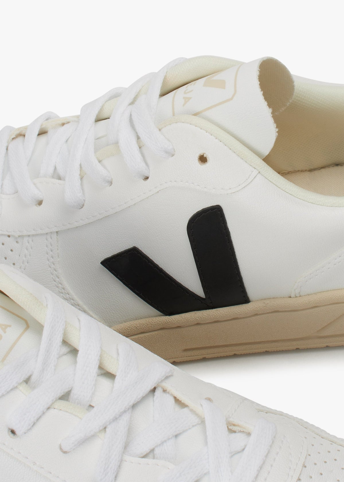 Men's V-10 White Black Trainers