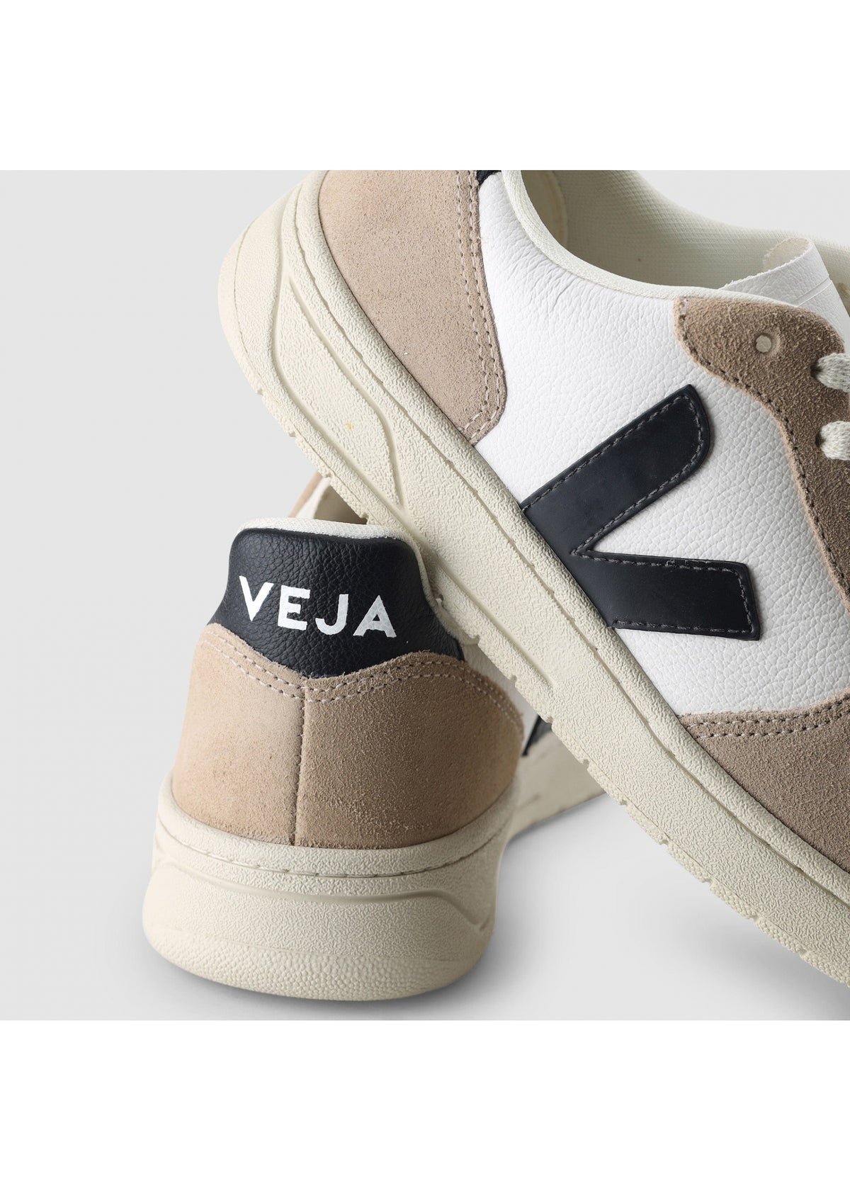 Veja Women's V-10 Beige Trainers