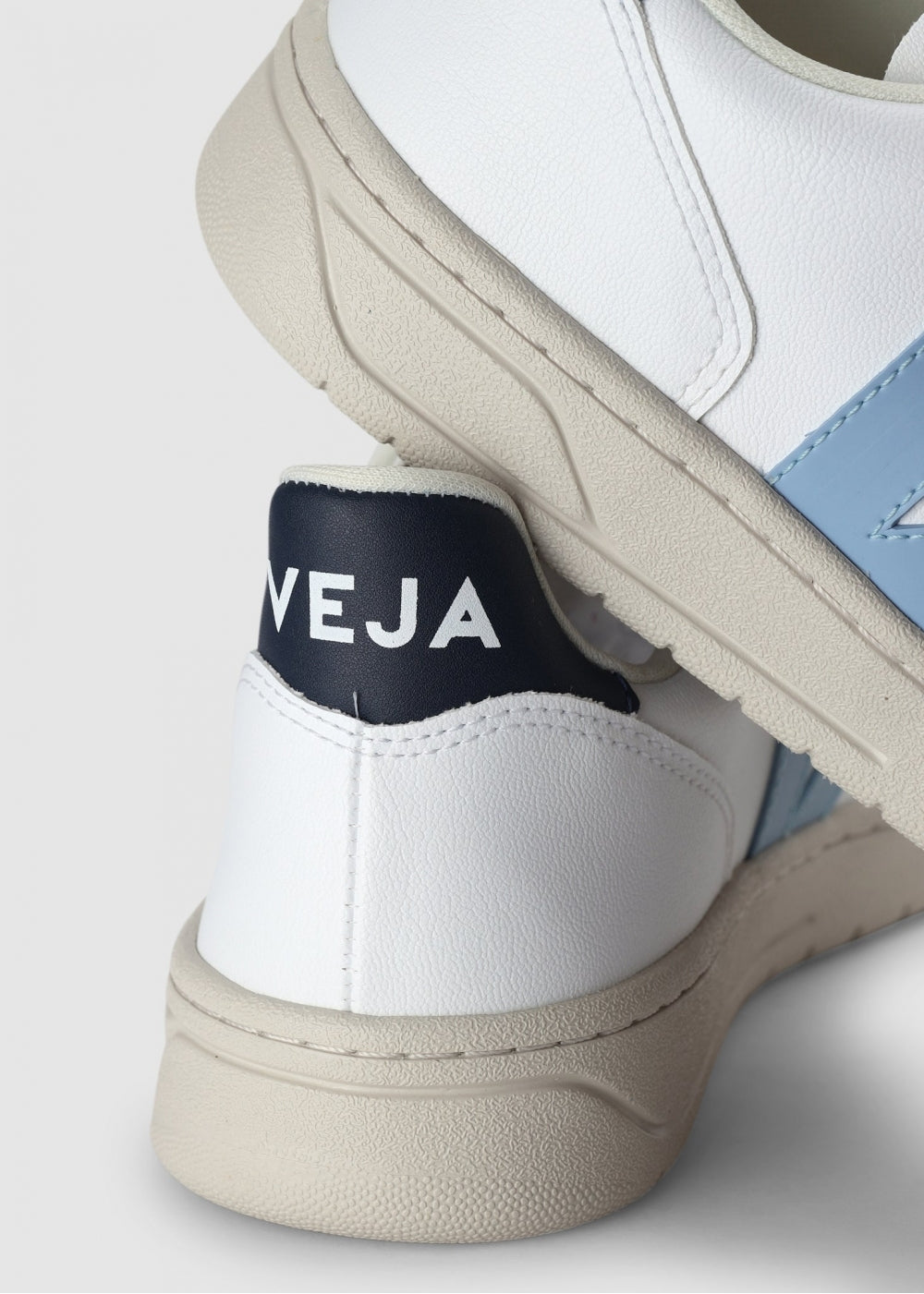 V-10 C.W.L Vegan White Steel Nautic Trainers