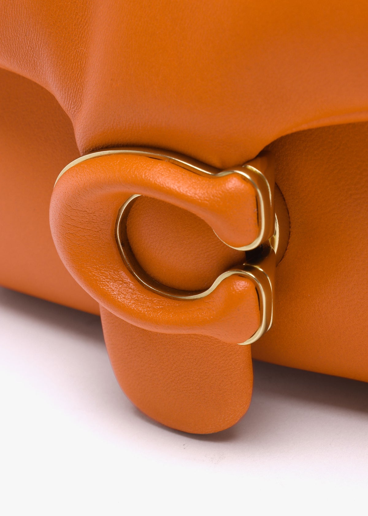 Pillow Tabby 18 Sun Orange Leather Shoulder Bag