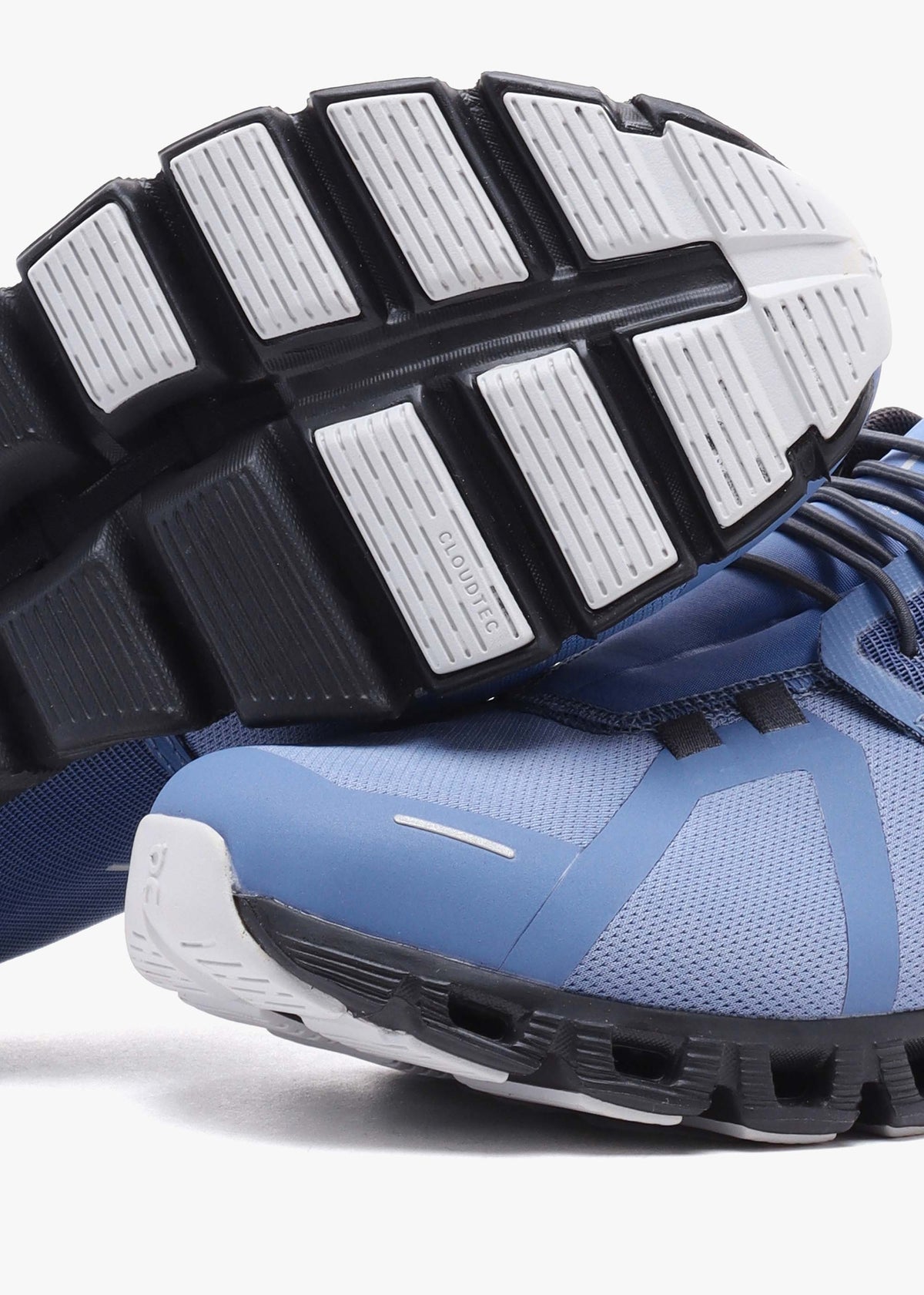 Cloud 5 Waterproof Shale Magnet Trainers