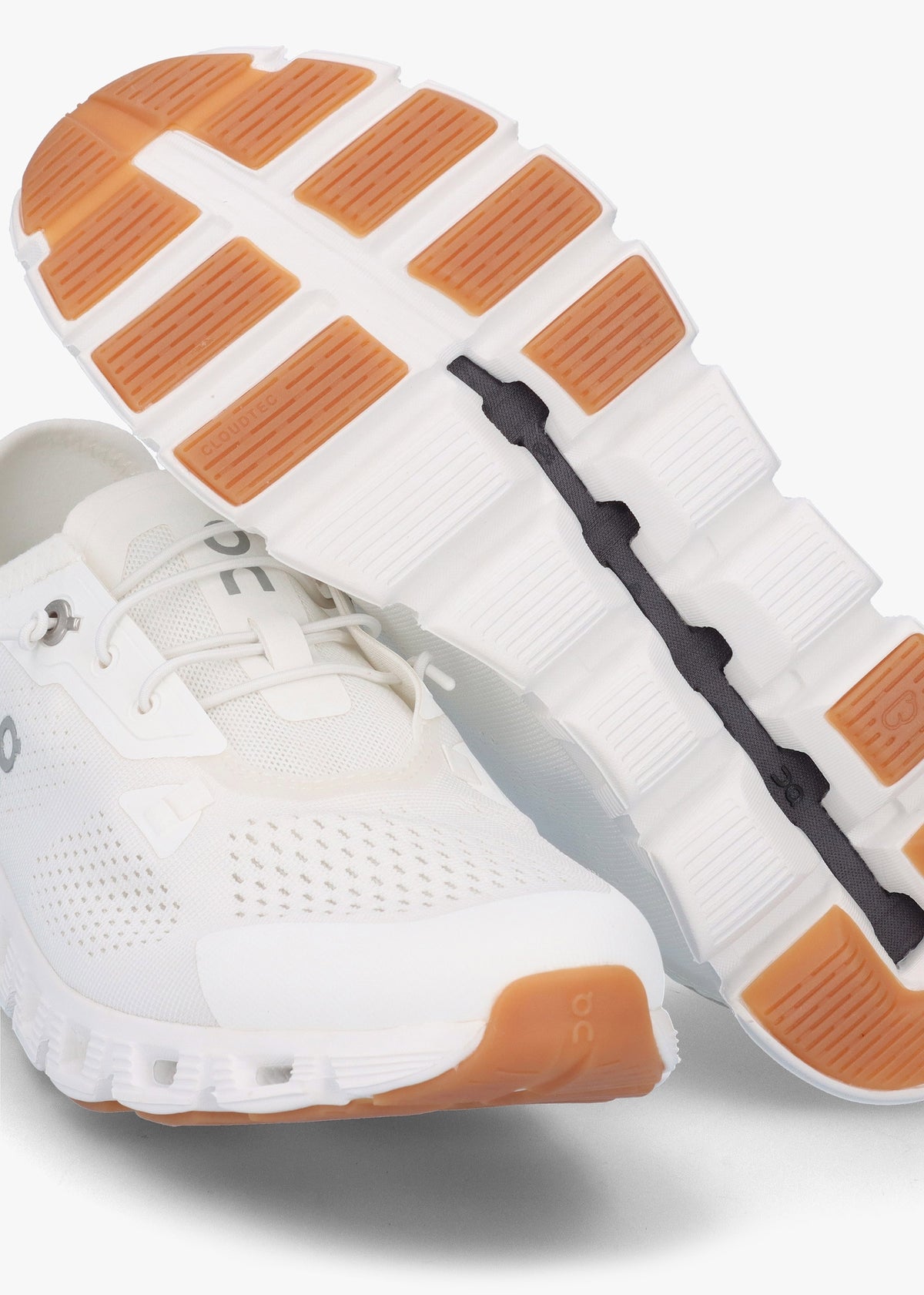 Cloud 5 Coast Undyed-White White Trainers
