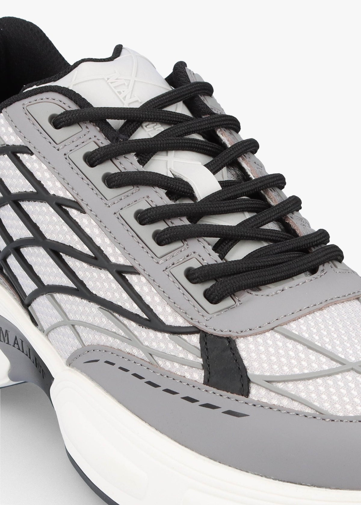 Neptune Ice Grey Trainers