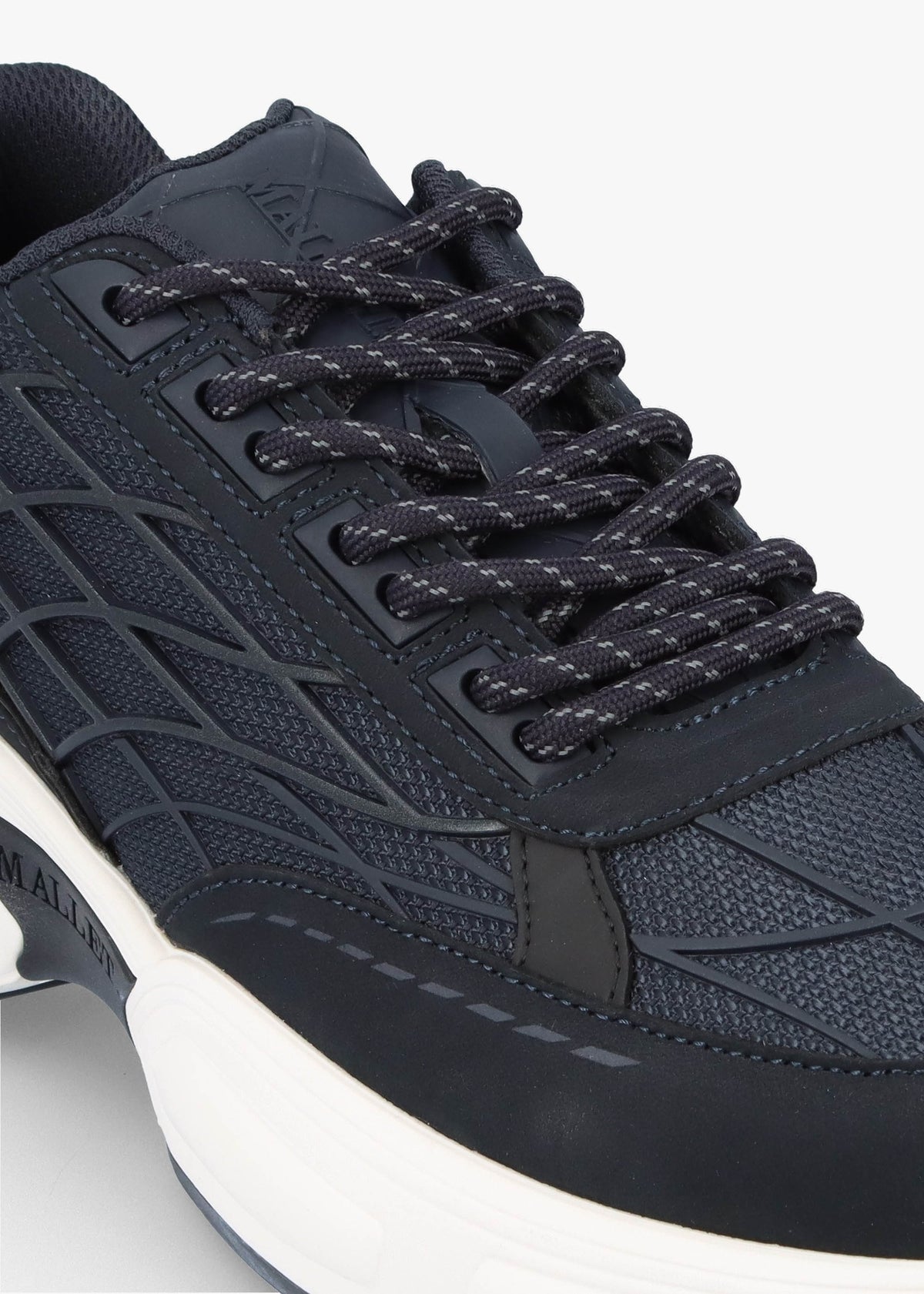 Neptune Navy Reflect Trainers