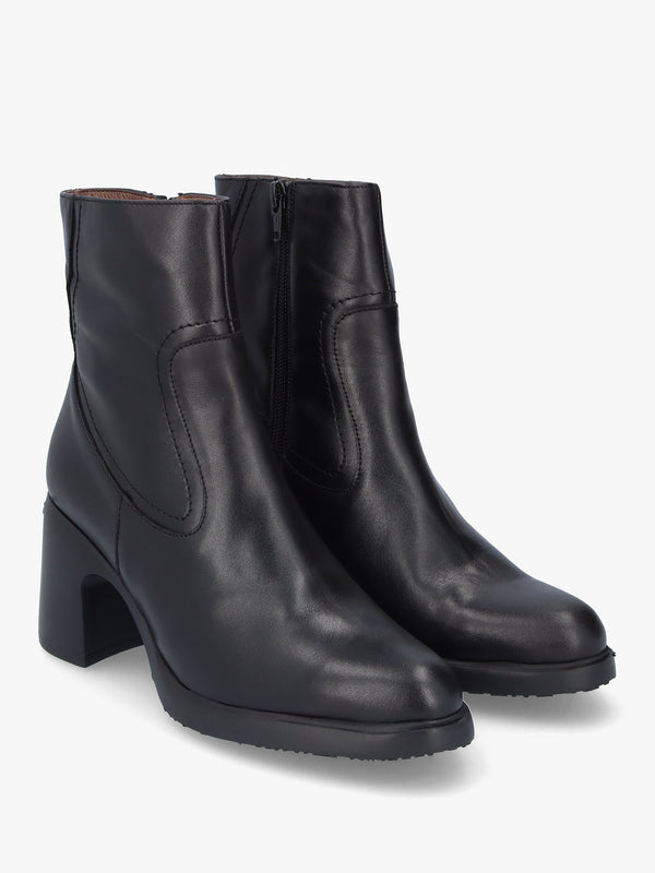 Min Black Leather Block Heel Ankle Boots