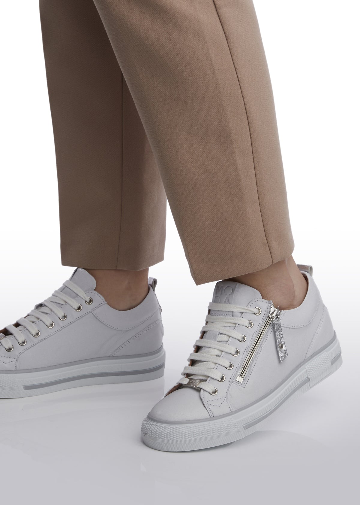 Brayleigh White & Silver Leather Trainers