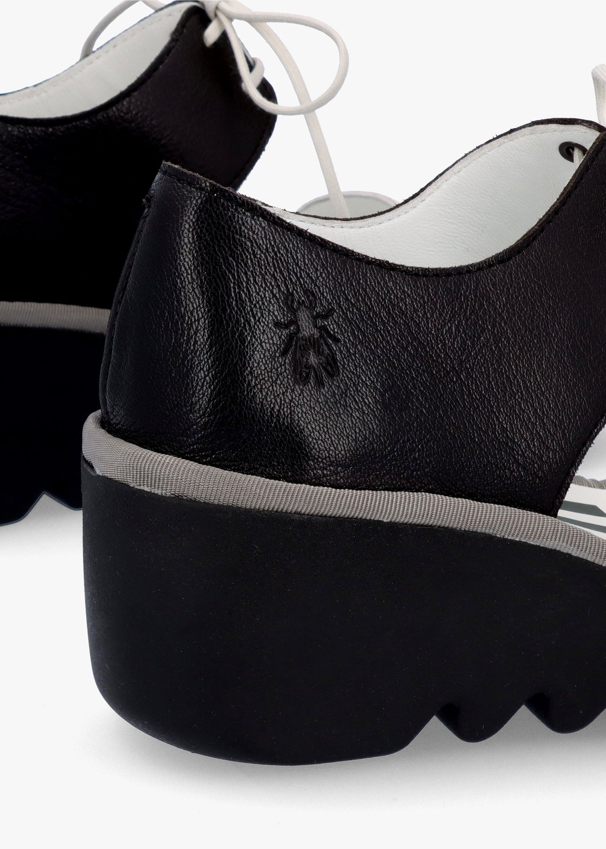 Bilu White Black Wedge Sandals