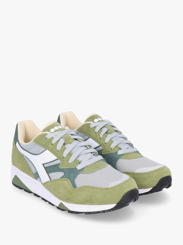 Men’s N902 White Sphagnum Suede Trainers