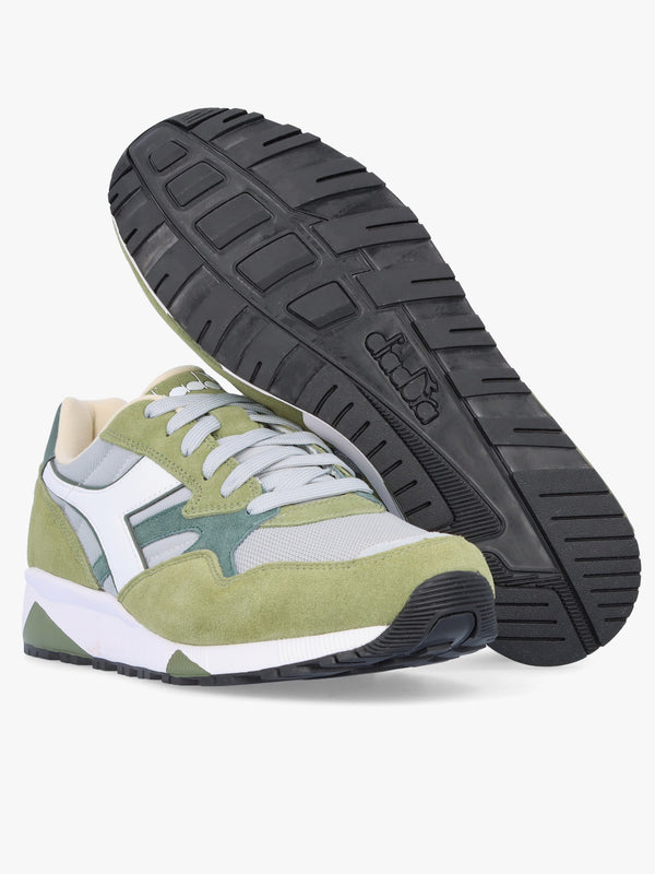 Men’s N902 White Sphagnum Suede Trainers