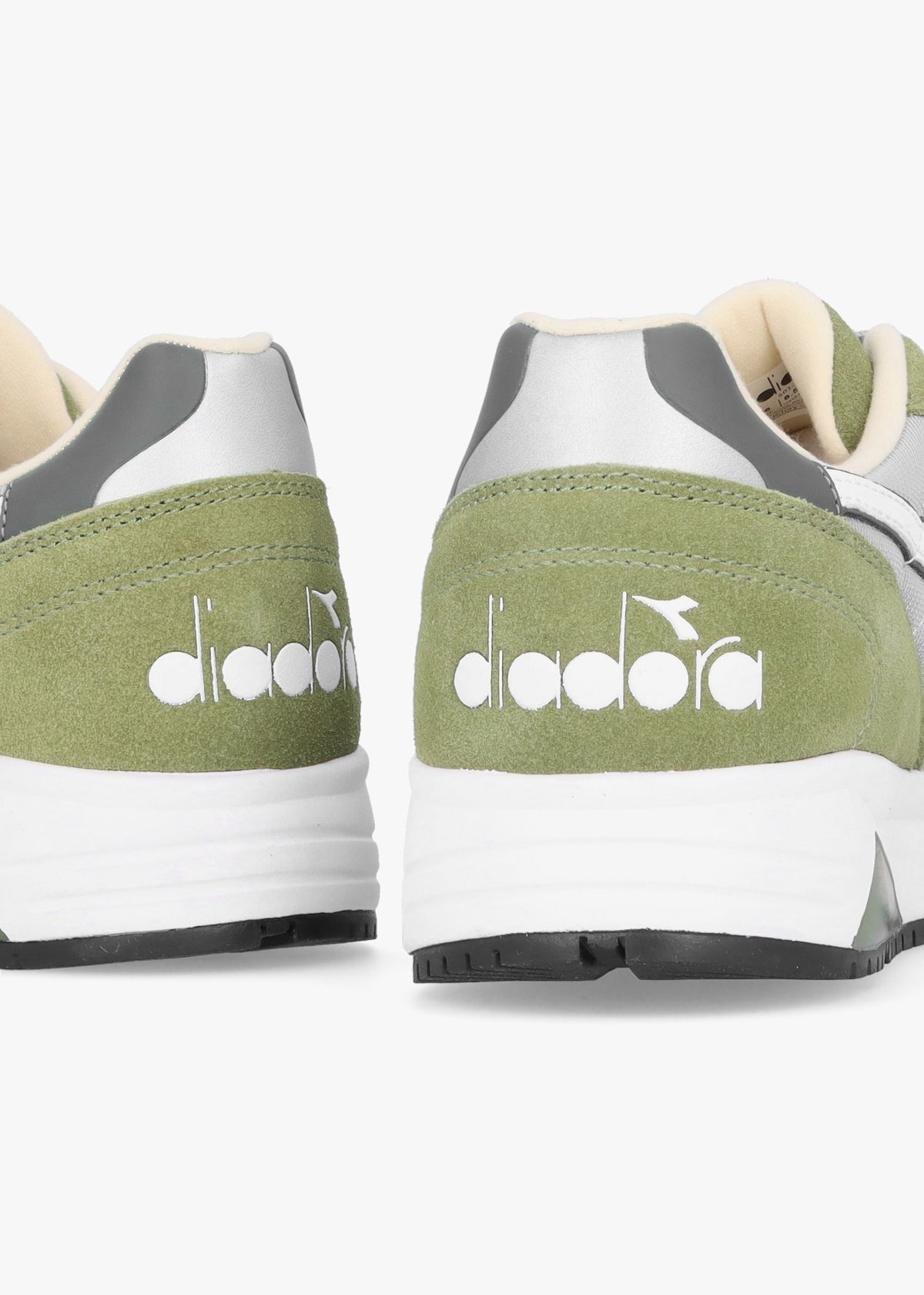 Men’s N902 White Sphagnum Suede Trainers