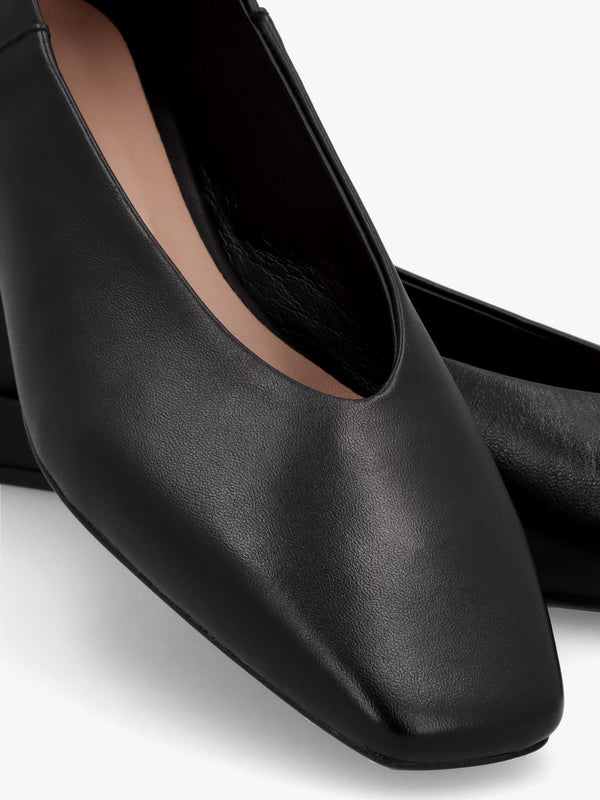Saria Black Leather Square Toe Ballet Pumps