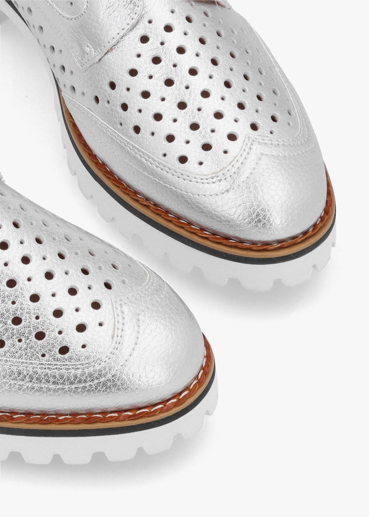Eloni Silver Metallic Leather Lace Up Brogues