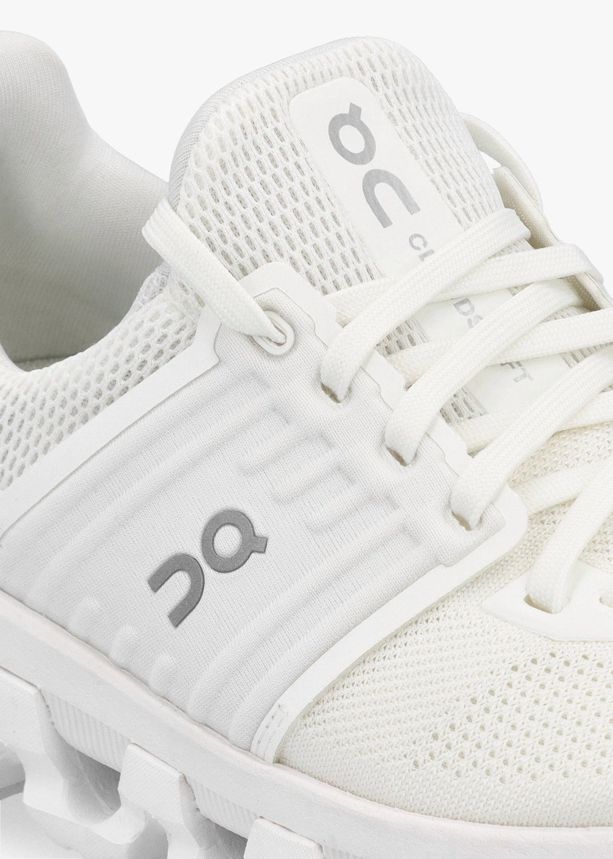 Cloudswift 3 AD Undyed-White White Trainers