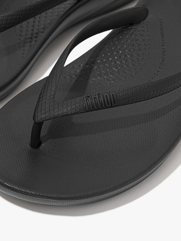 Iqushion All Black Ergonomic Flip Flops