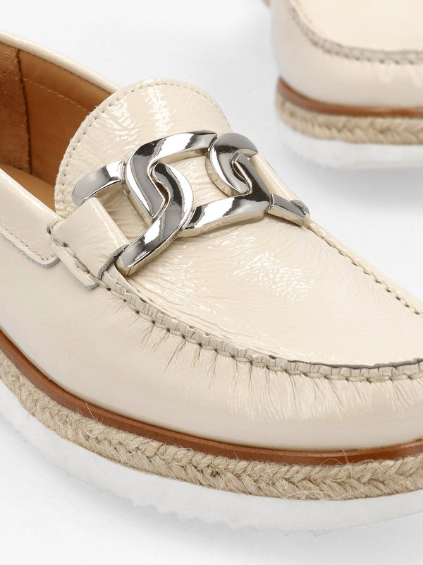 Peonie Beige Patent Leather Loafers