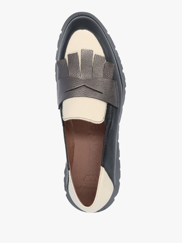 Medianoche Cream & Black Leather Loafers