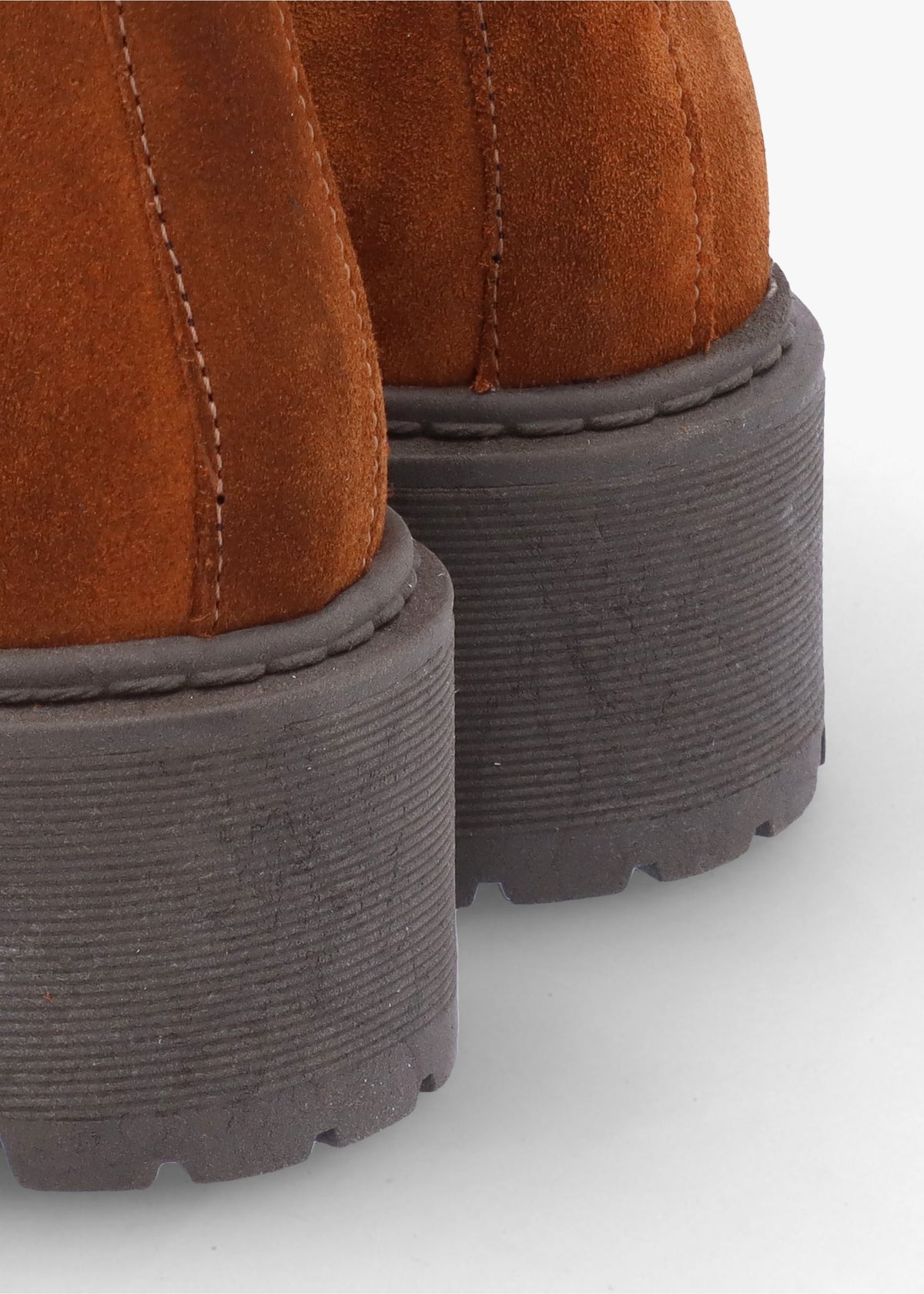 Lassi Tan Suede Chunky Chelsea Boots