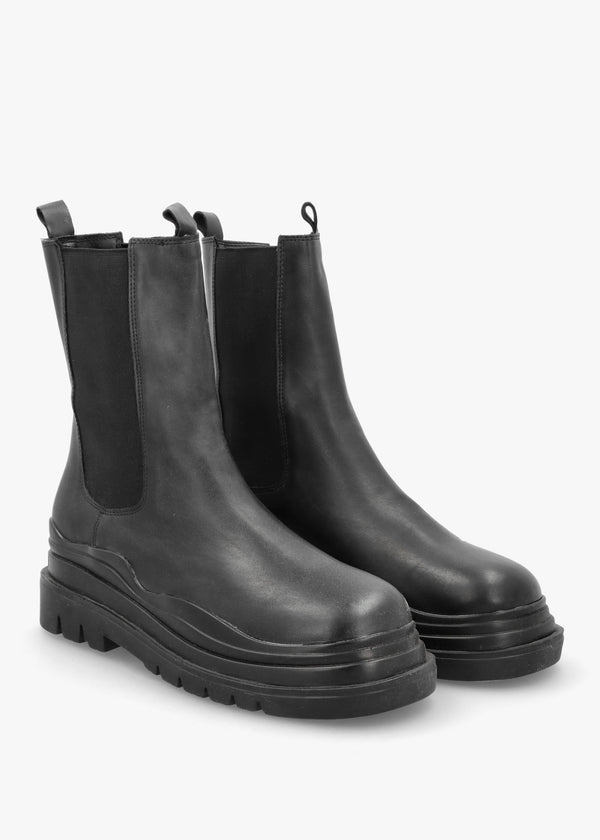 Wavy Black Tall Chelsea Boots