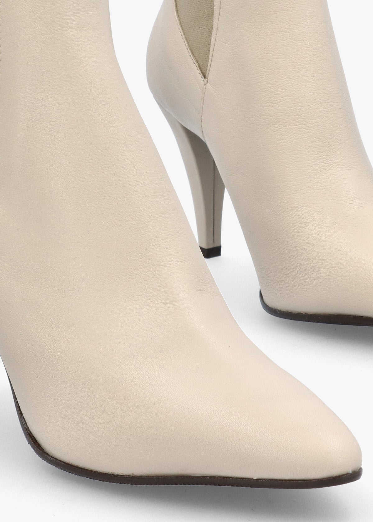 Nelly Cream Leather Cone Heel Chelsea Boots