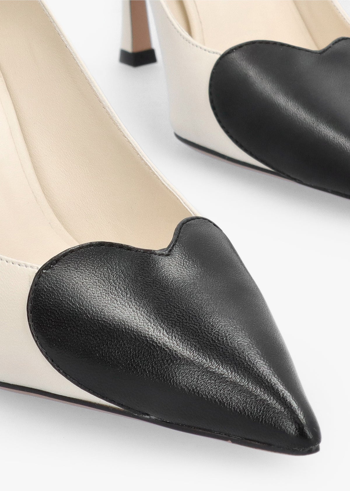 Elove Cream Leather Heart Toe Cap Court Shoes