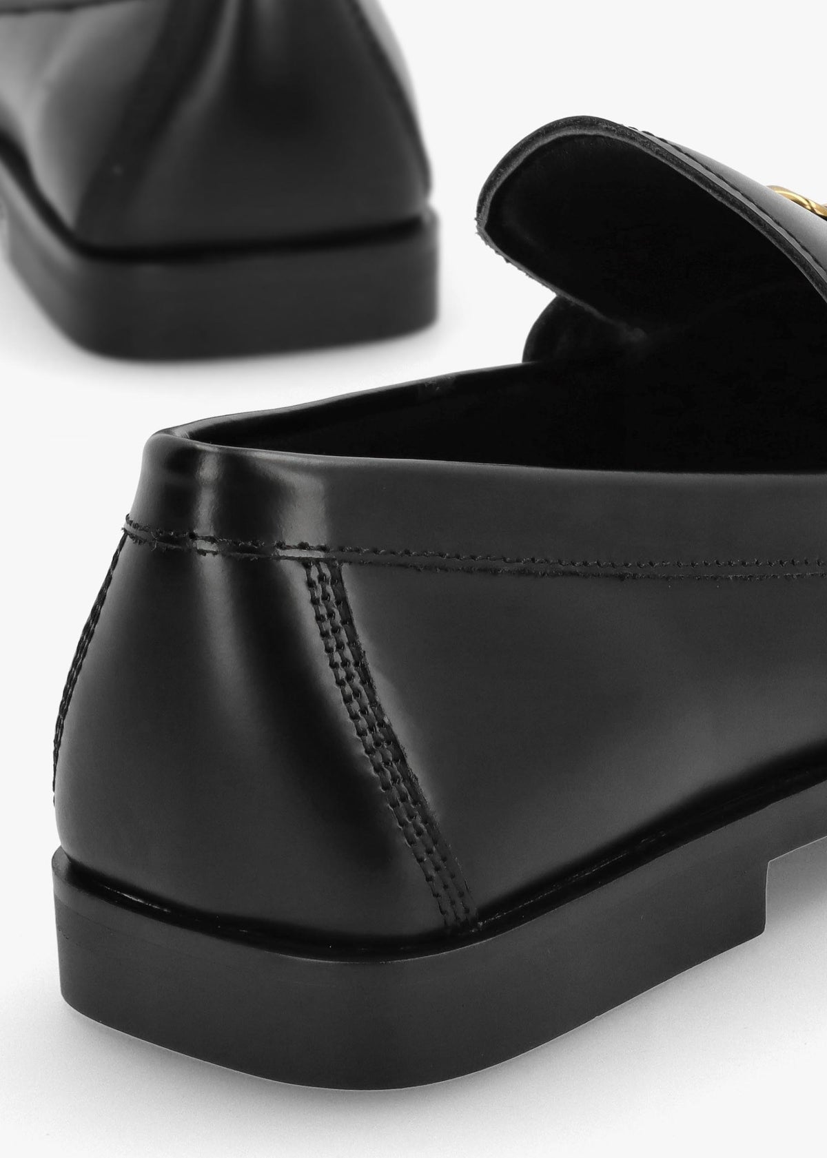 Elinkie Black Leather Metal Link Loafers