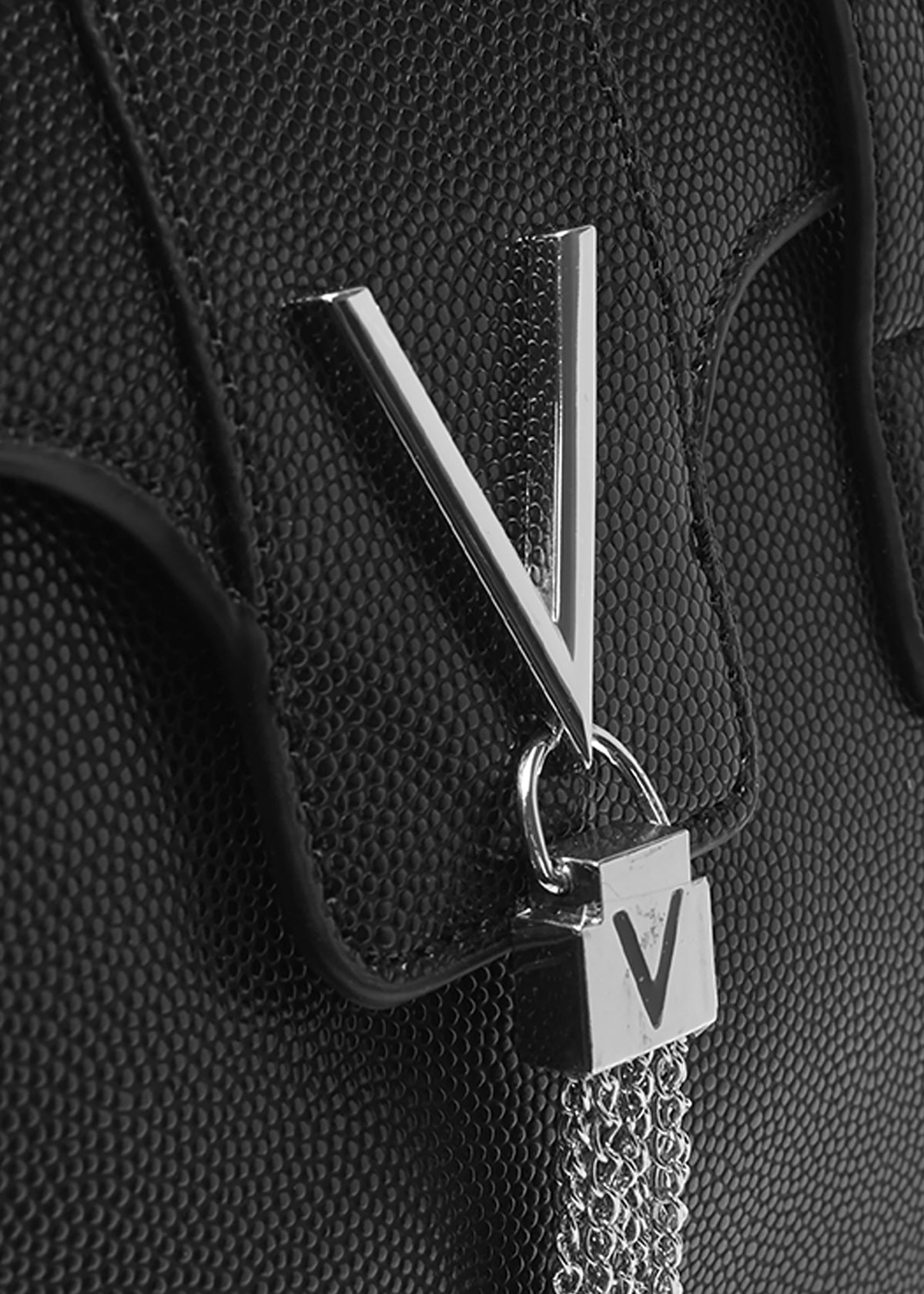 Divina Nero Shoulder Bag