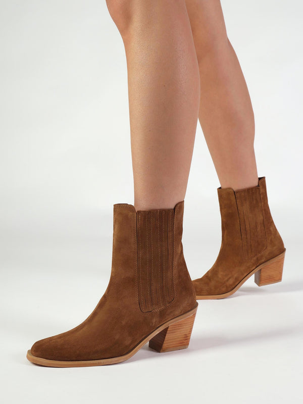 Indie Tan Suede Western Chelsea Boots