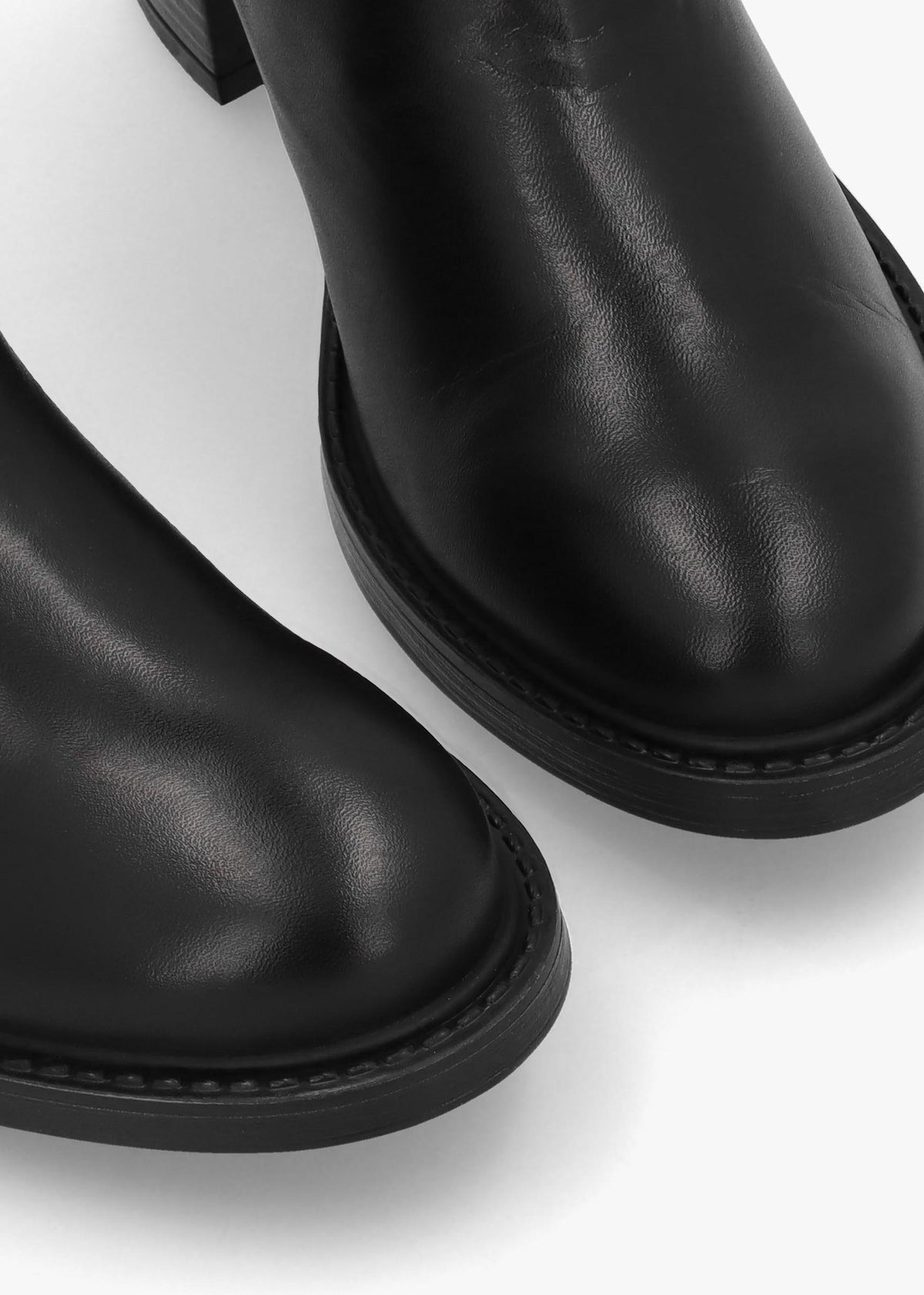 Ichels Black Leather Block Heel Chelsea Boots