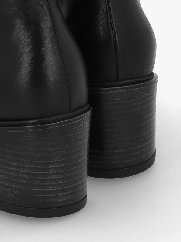 Ichels Black Leather Block Heel Chelsea Boots