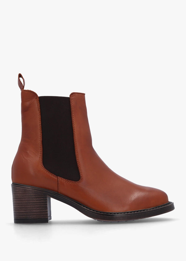 Ichels Tan Leather Block Heel Chelsea Boots