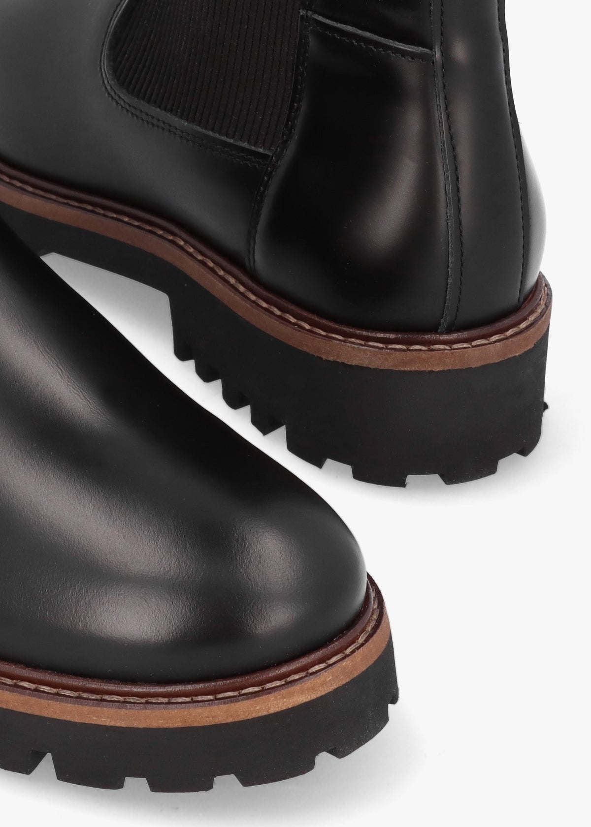 Harmby Black Leather Chelsea Boots