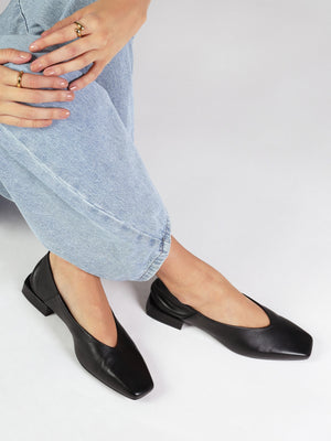 Saria Black Leather Square Toe Ballet Pumps