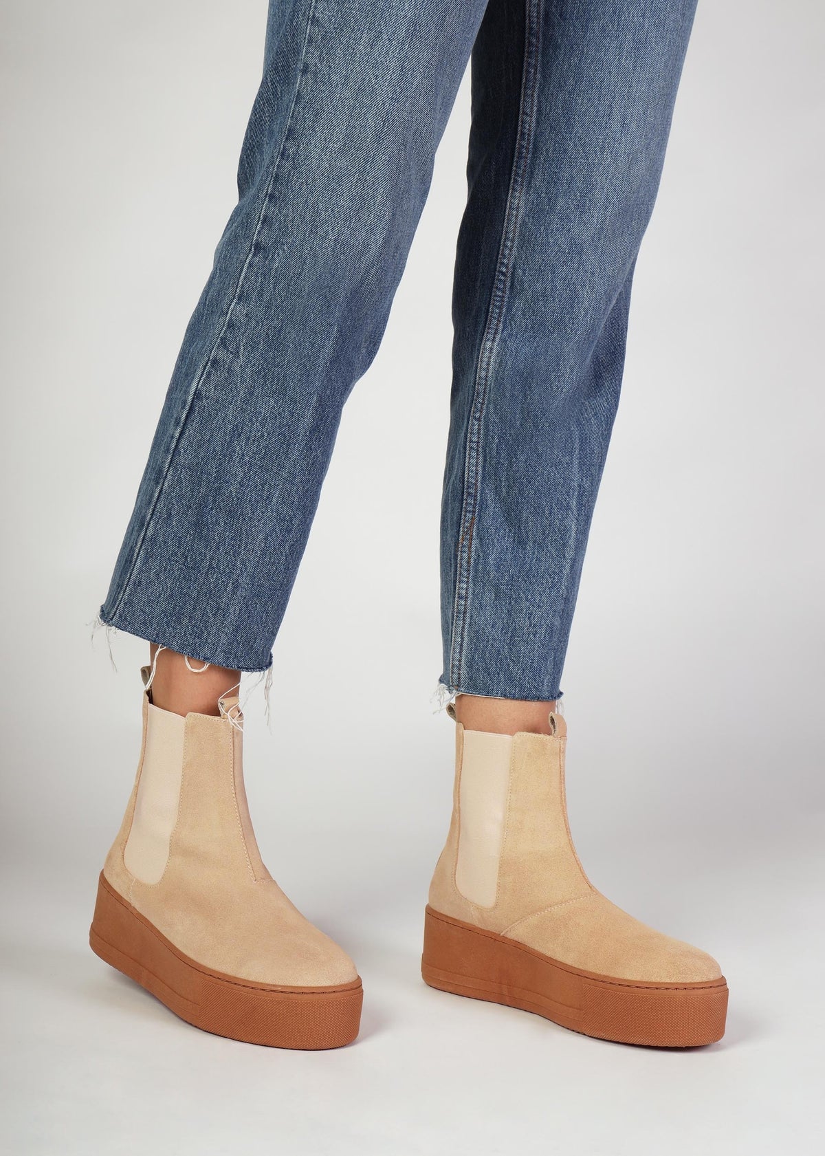 Tred Beige Suede Flatform Chelsea Boots