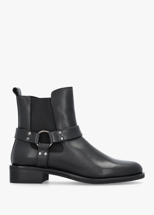 Palanne Black Leather Chelsea Boots