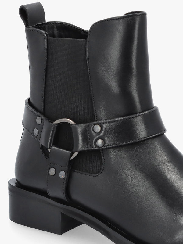 Palanne Black Leather Chelsea Boots