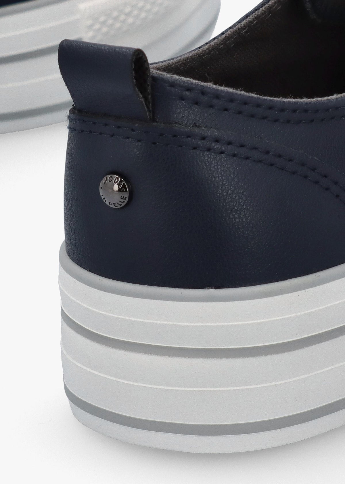 Bagnol Navy Leather Trainers