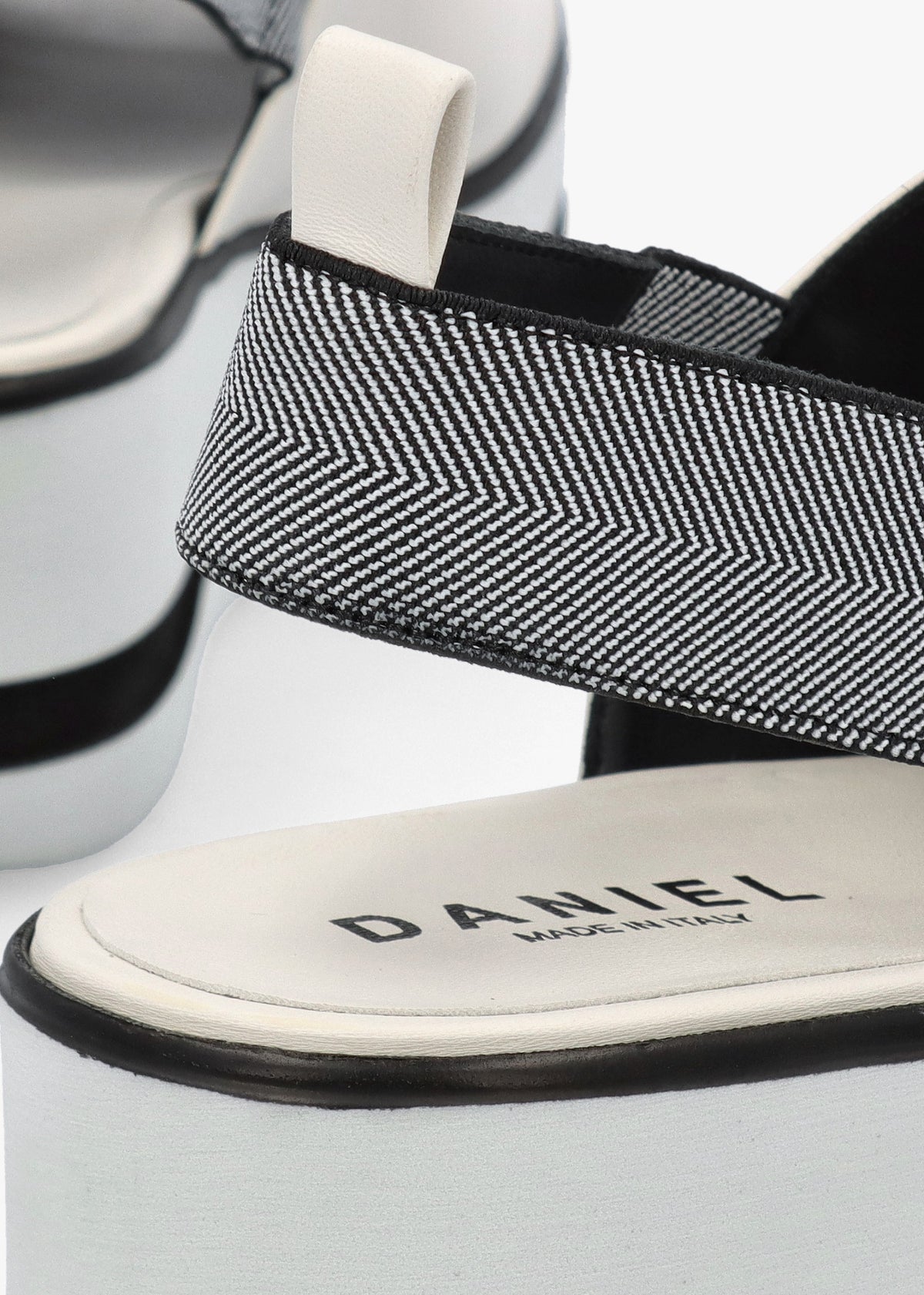 Sasly White Leather Flatform Sandals