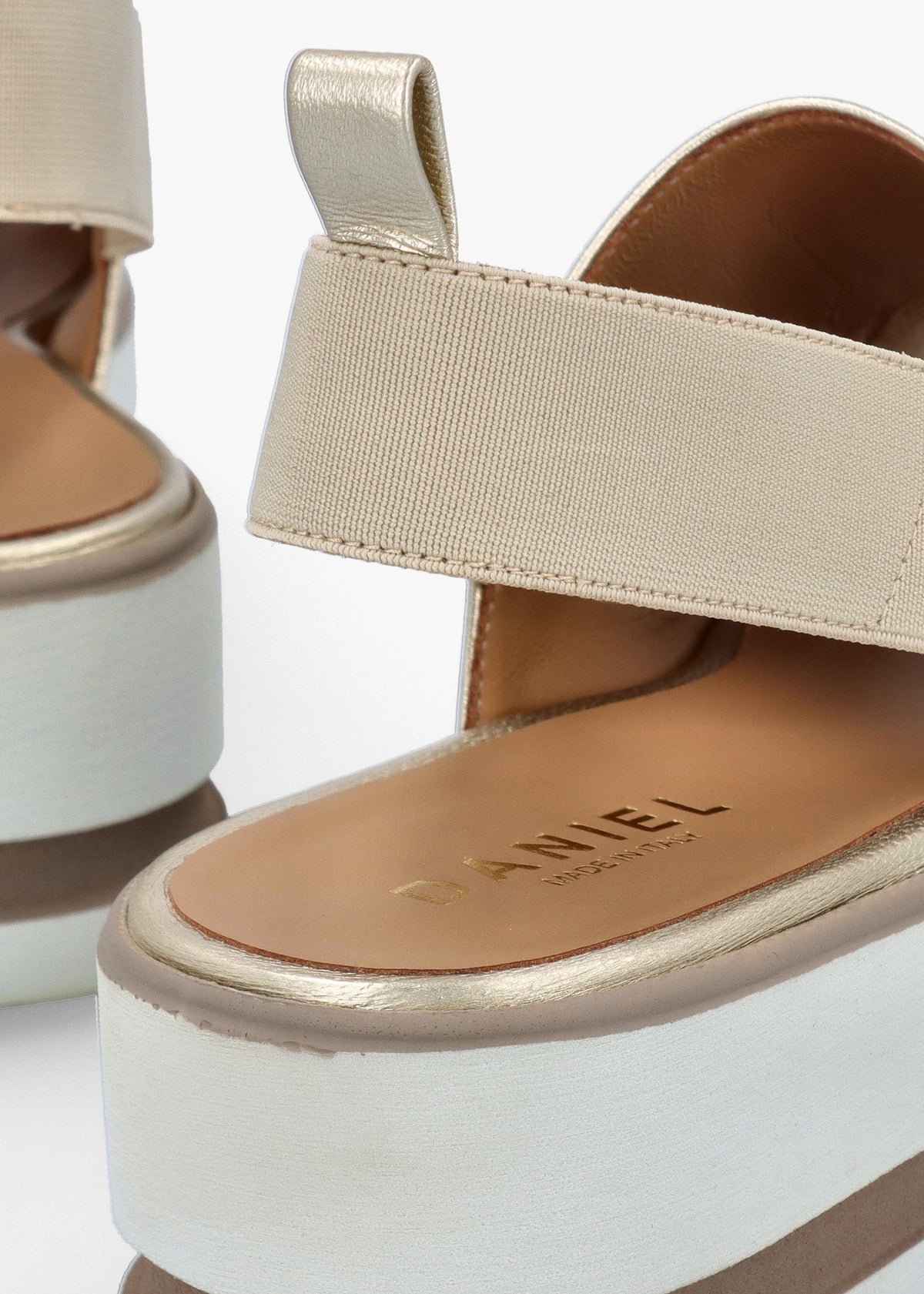 Sasly Gold Leather Flatform Sandals
