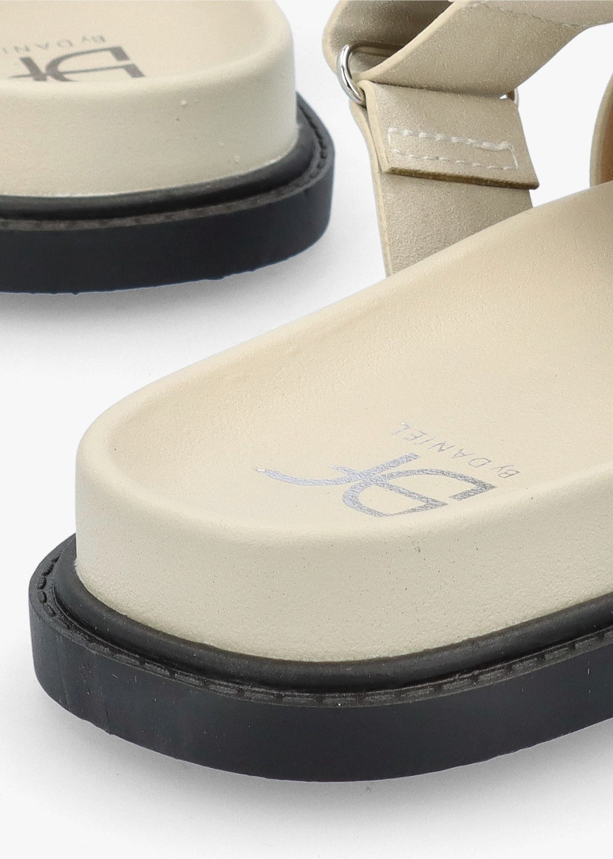 Yemmy Cream H Bar Flat Mules