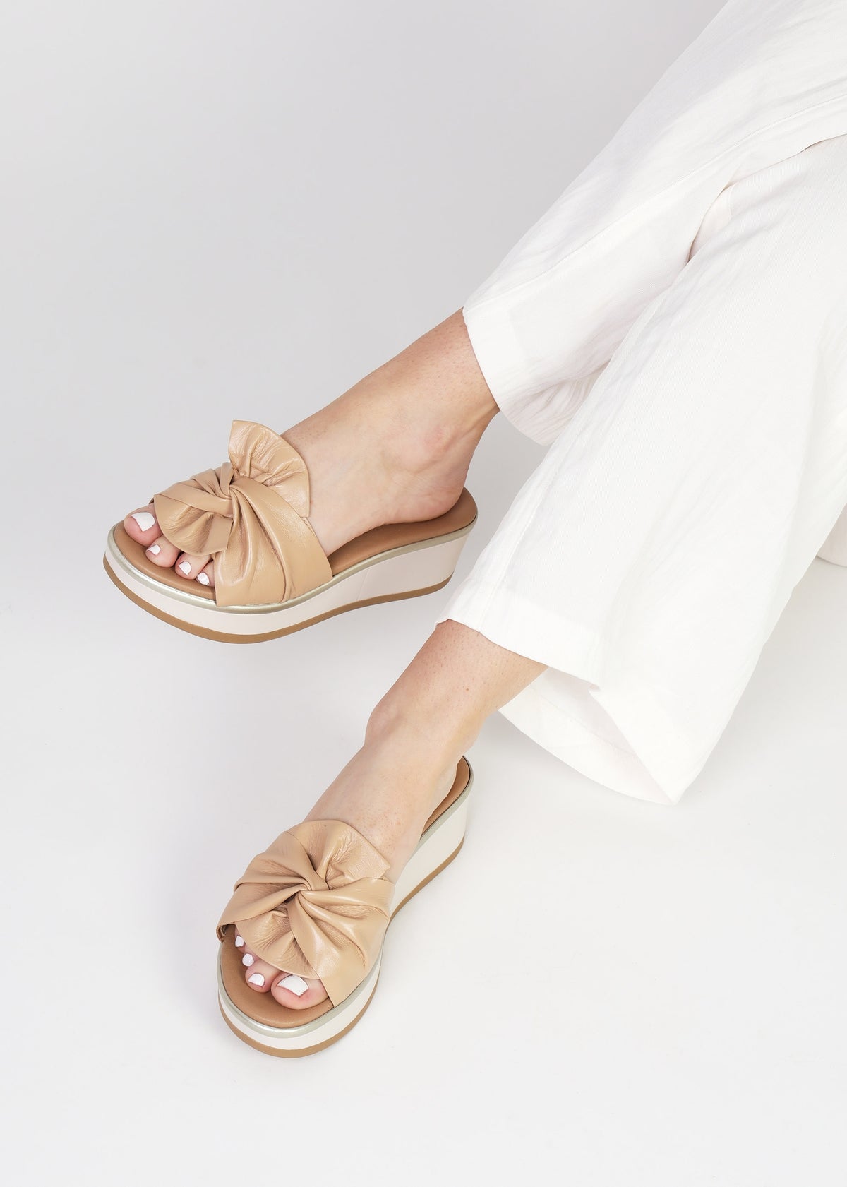 Robow Beige Leather Knot Top Mules