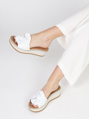 Robow White Leather Knot Top Mules